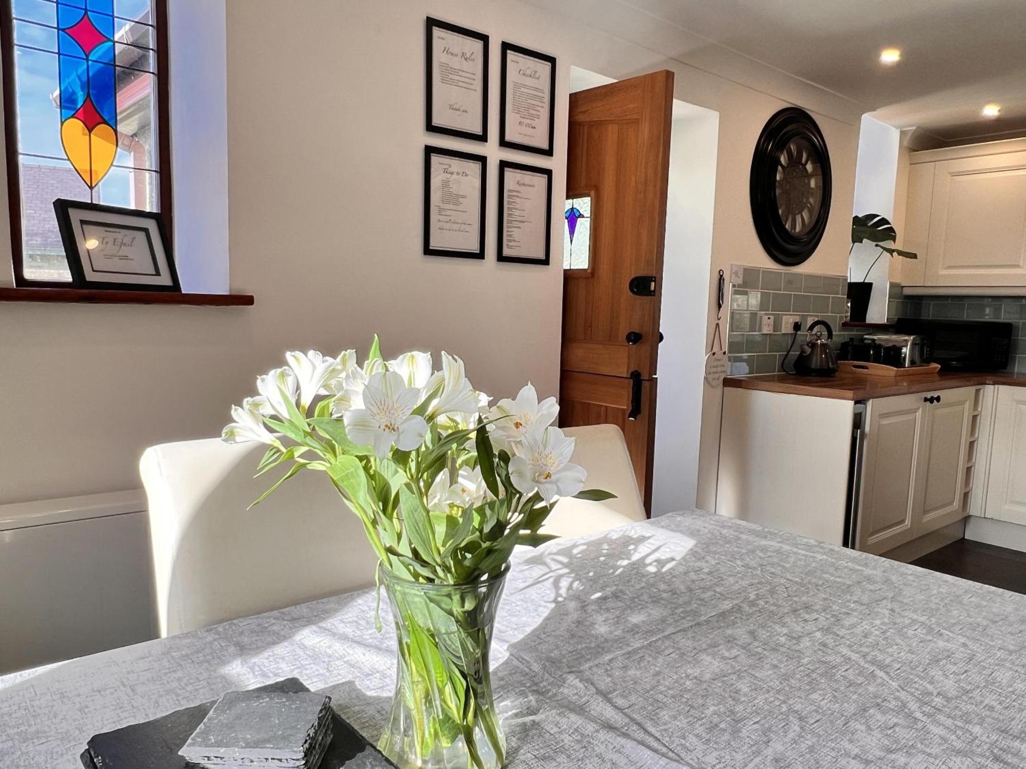 3 Bed Detached Cottage- Log Burner Mountain Views Beaumaris Buitenkant foto