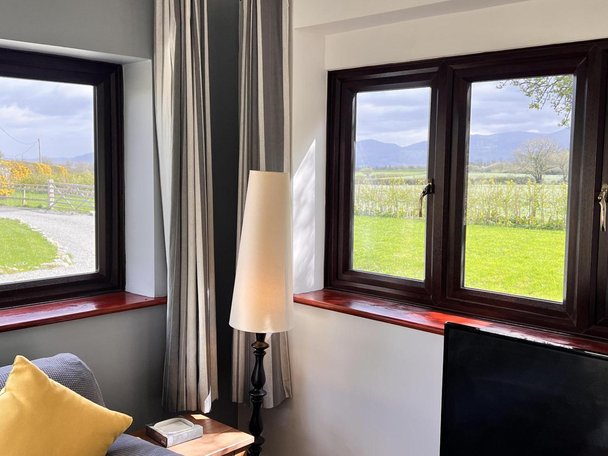 3 Bed Detached Cottage- Log Burner Mountain Views Beaumaris Buitenkant foto